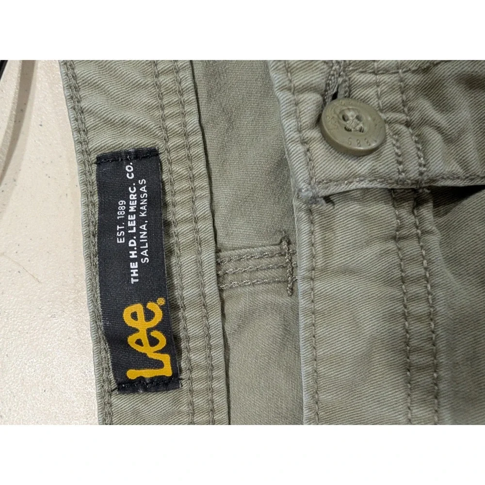 Lee Men's Loose‎ Fit Cargo Shorts Olive Drab Green Size 42